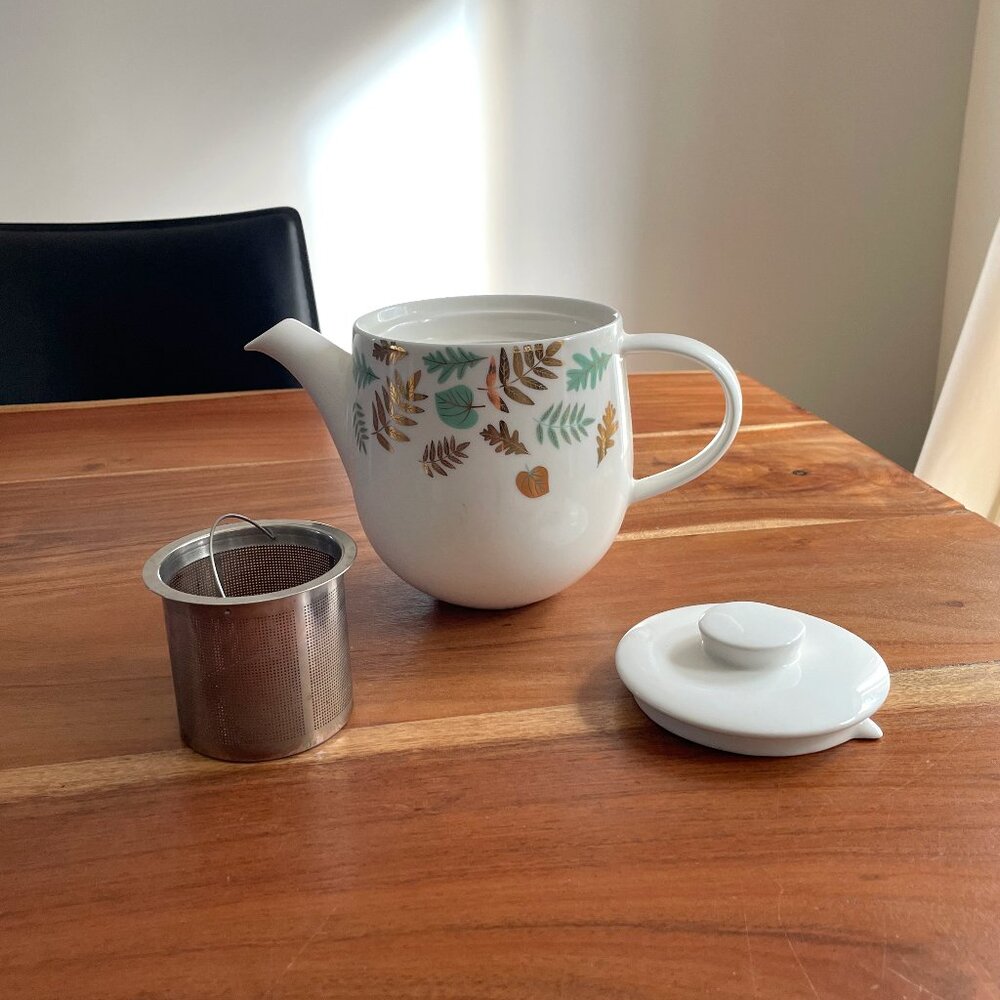 David’s Tea Porcelain Teapot Gold & Mint Leaf Design